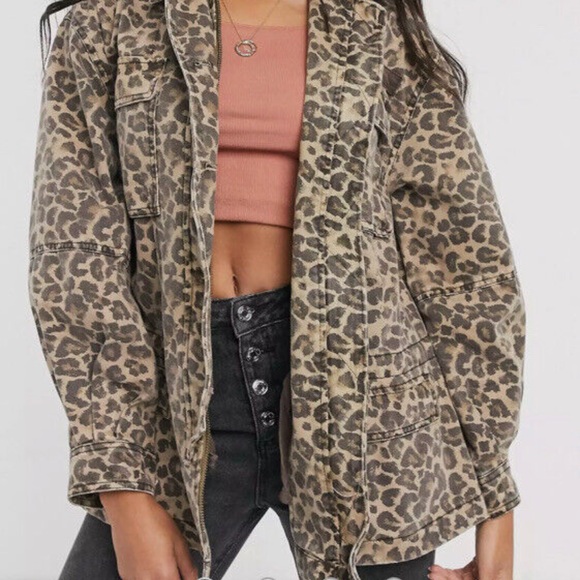 🎉host pick 🥳Free People seize the day leopard denim oversized jacket - Picture 2 of 8